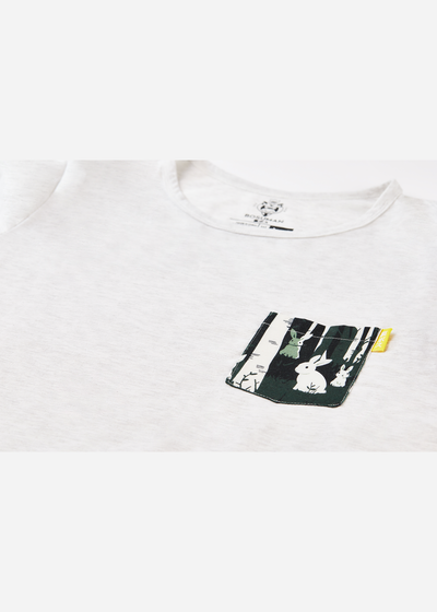 Graphic shirt with rabbit design and a pocket on the front